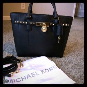 Michael Kors Hamilton Traveler STUDDED- Large